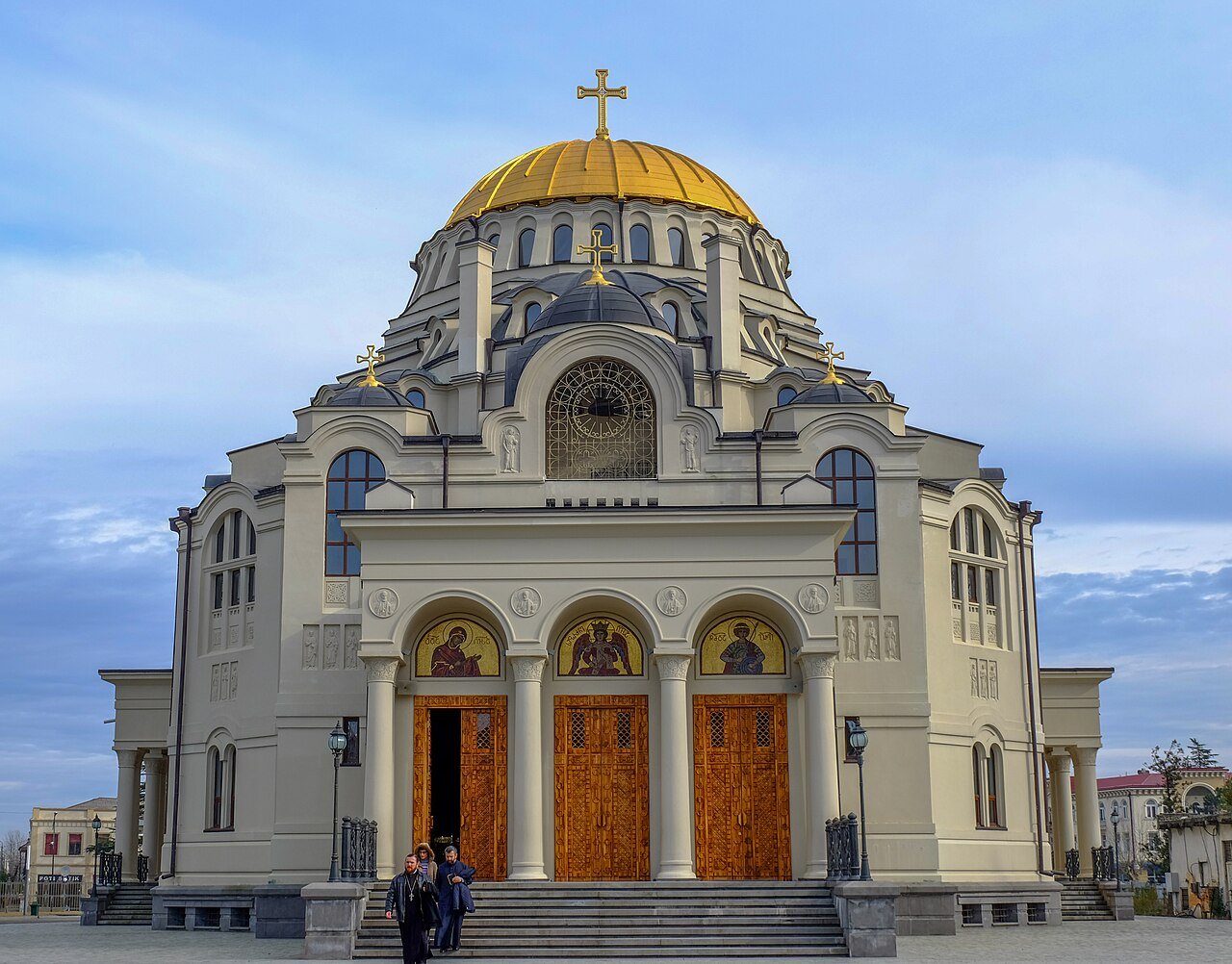 Поти — собор в центре города